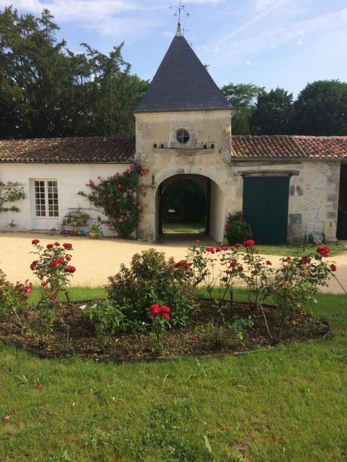 Le Logis Du Plessis Bed & Breakfast Chaniers Eksteriør bilde