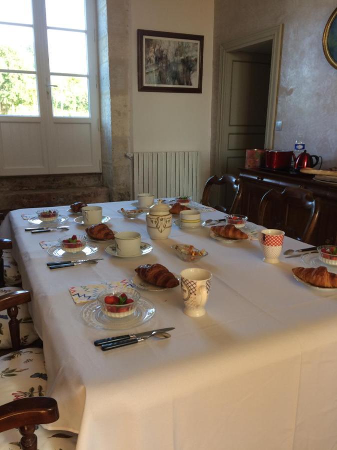 Le Logis Du Plessis Bed & Breakfast Chaniers Eksteriør bilde