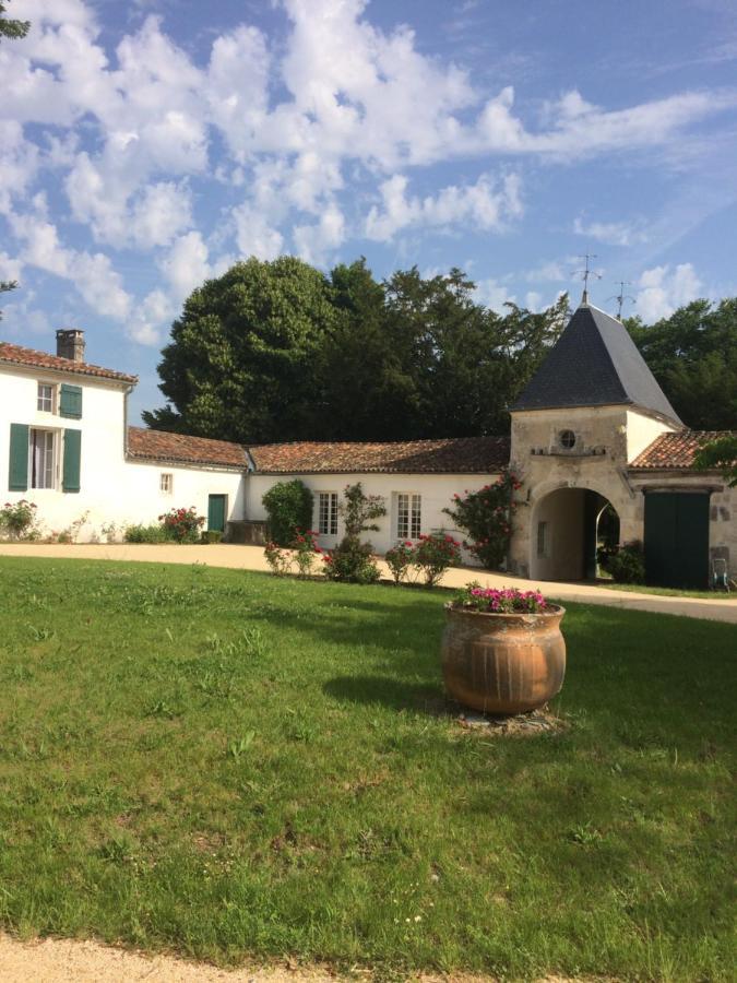 Le Logis Du Plessis Bed & Breakfast Chaniers Eksteriør bilde