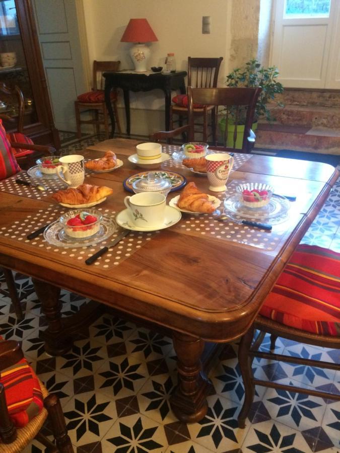 Le Logis Du Plessis Bed & Breakfast Chaniers Eksteriør bilde