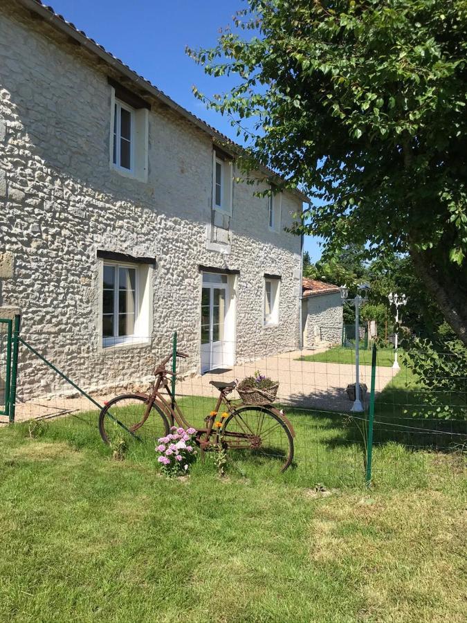 Le Logis Du Plessis Bed & Breakfast Chaniers Eksteriør bilde